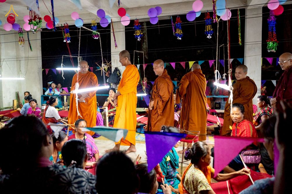 ภาพ No.257461:วันที่ 17 ตุลาคม พ.ศ. 2568 พิธีทอดกฐินสมทบวัดกัลยาณมิตรต่างประเทศ  บูชาธรรม 81 ปี หลวงพ่อธัมมชโย ณ ศูนย์ปฏิบัติธรรมไมตรีปูร์ เมืองคาร์การชารี ประเทศบังกลาเทศ 