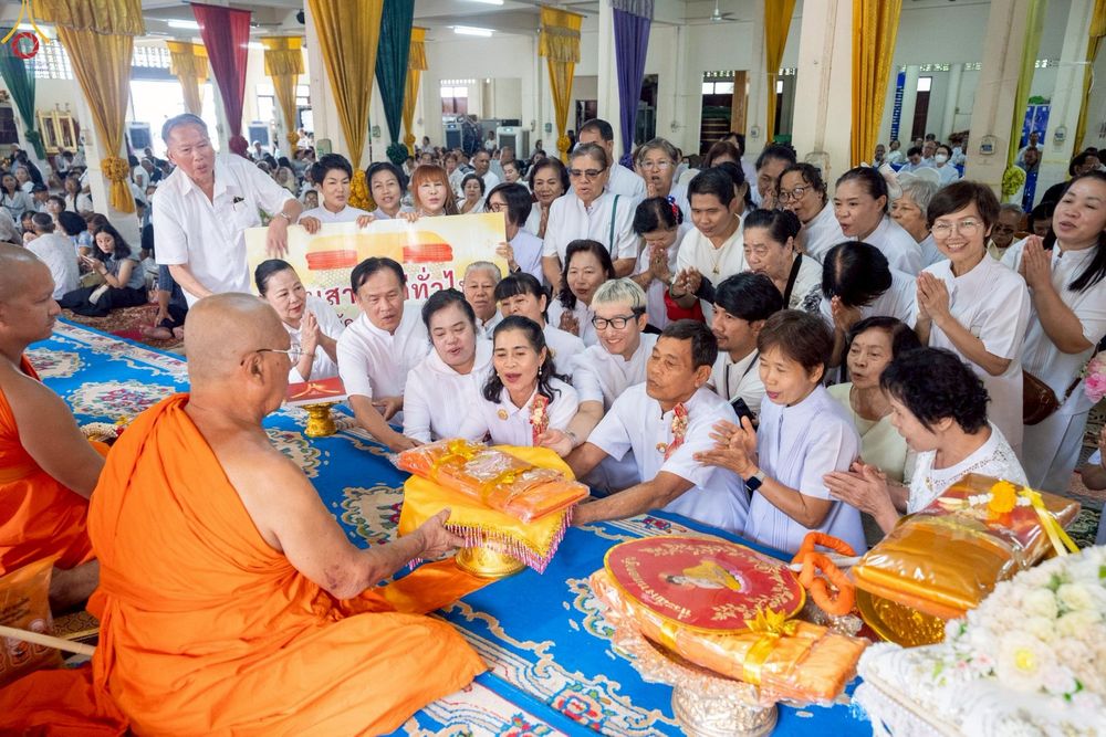 ภาพ No.276764:วันที่ 5 พฤศจิกายน พ.ศ. 2568 พิธีทอดกฐินสามัคคีทั่วไทย ณ วัดบางเพรียง อ.บางบ่อ จ.สมุทรปราการ โดยคณะศิษยานุศิษย์ บูชาธรรม 81 ปี หลวงพ่อธัมมชโย