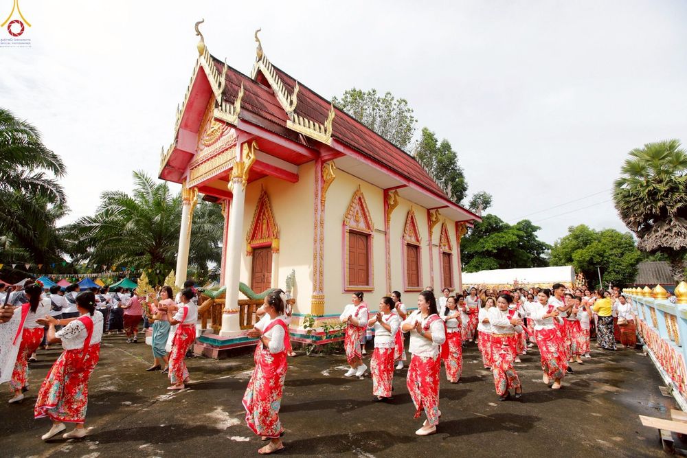 ภาพ No.262526:วันที่ 21 ตุลาคม พ.ศ. 2568 พิธีทอดกฐินสามัคคีทั่วไทย 30,000 วัด โดยคณะศิษยานุศิษย์ บูชาธรรม 81 ปี หลวงพ่อธัมมชโย ณ วัดต้นไทร ต.บางขัน อ.บางขัน จ.นครศรีธรรมราช