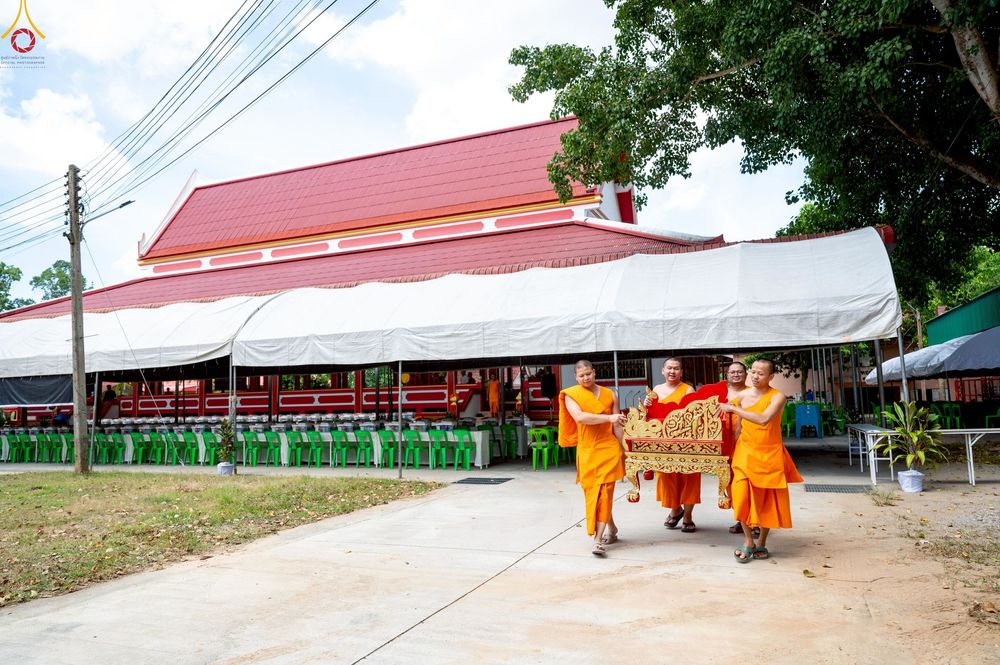 ภาพ No.234335:วันพฤหัสบดีที่ 24 กรกฎาคม พ.ศ. 2568 พิธีถวายสังฆทานแก่คณะสงฆ์ 323 วัด , พิธีมอบกองทุนหนุนแรงใจช่วยครูใต้ , พิธีทำบุญส่วนกุศลแด่ผู้วายชนม์ ในเหตุการณ์ความไม่สงบ 4 จังหวัด ชายแดนภาคใต้ (ปัตตานี , ยะลา , นราธิวาส , สงขลา) ปีที่ 21 ครั้งที่ 179 ณ วัดเวฬุวัน 