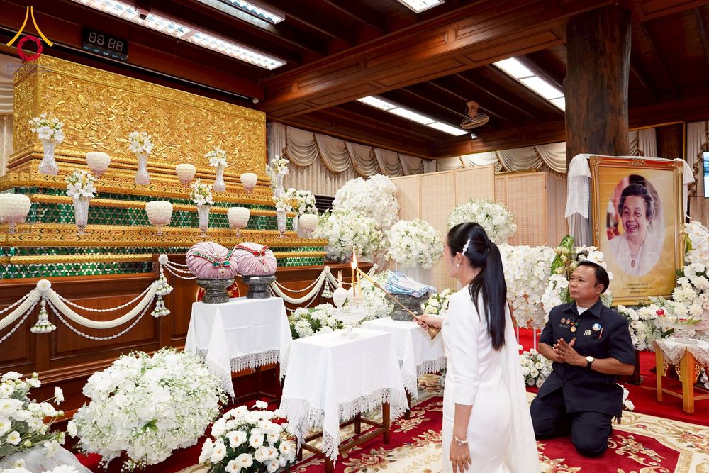 ภาพ No.270743:วันที่ 18 พฤศจิกายน พ.ศ. 2568 วัดพระธรรมกาย เป็นเจ้าภาพบำเพ็ญกุศล  คุณยายอาจารย์ ดร.ตรีธา เนียมขำ  อดีตนายกสมาคมศิษย์หลวงพ่อวัดปากน้ำ ณ ศาลาสตมานุสรณ์ (ศาลาเรือนไทย) วัดปากน้ำ  พระอารามหลวง เขตภาษีเจริญ กรุงเทพมหานคร