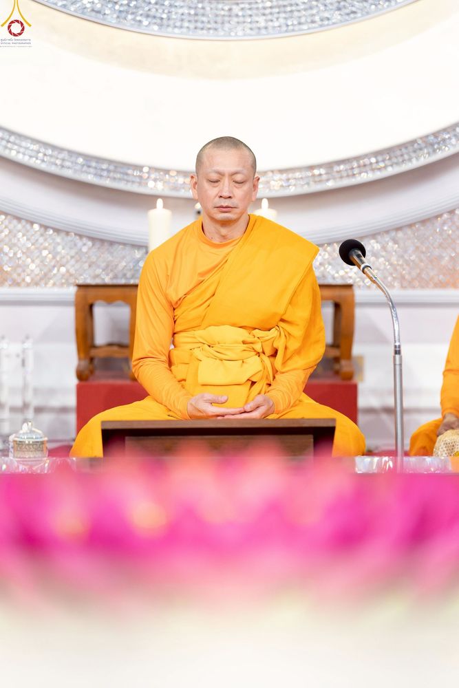 ภาพ No.270819:วันอาทิตย์ที่ 19 ตุลาคม พ.ศ. 2568 พิธีทอดกฐิน “หนึ่งไม่มีสอง” วัดพระธรรมกายนิวคาสเซิล เมืองนิวคาสเซิล ประเทศอังกฤษ 