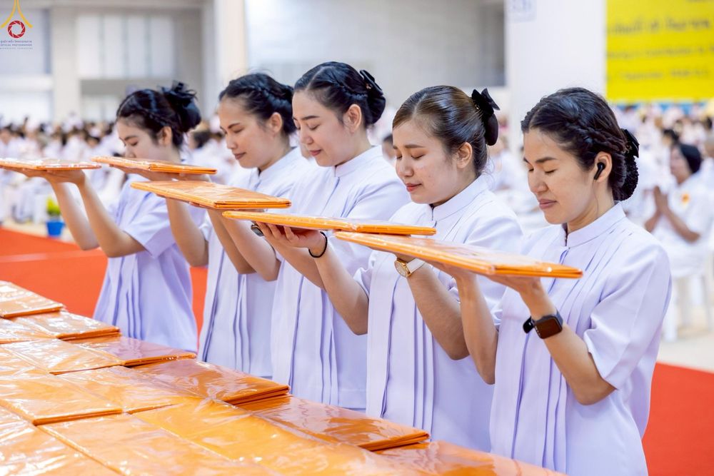 ภาพ No.244077:วันอาทิตย์ที่ 7 กันยายน พ.ศ. 2568 พิธีทอดผ้าป่าสมทบกฐินวัดพระธรรมกาย และสมทบกฐิน 30,000 วัดทั่วไทย ครั้งที่ 2 ณ ห้องแก้วสารพัดนึก 1 วัดพระธรรมกาย