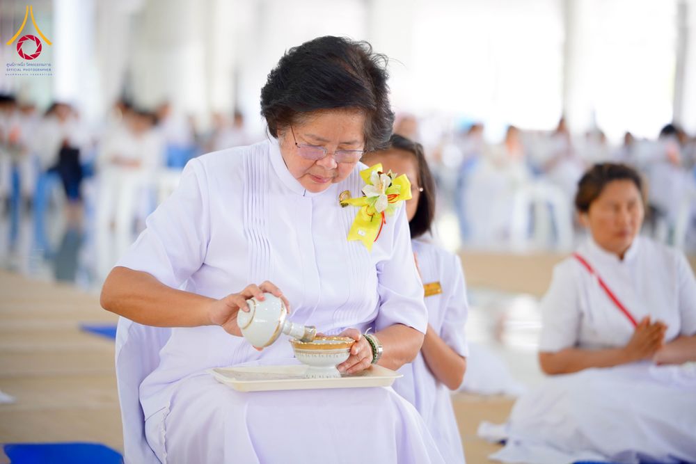 ภาพ No.320682:วันที่ 11 เมษายน พ.ศ.2569 พิธีถวายภัตตาหารเมนูสวรรค์ เพื่อการบรรลุธรรม ณ หอฉันคุณยายอาจารย์ฯ วัดพระธรรมกาย