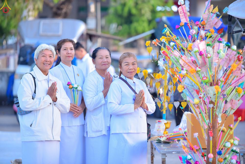 ภาพ No.280188:วันอังคารที่ ๓๐ ธันวาคม พ.ศ. ๒๕๖๘ พิธีตักบาตรพระ ๑,๐๖๙ รูป จังหวัดกาฬสินธุ์   ณ บริเวณสนามหน้าศาลากลาง จังหวัดกาฬสินธุ์ (หลังเก่า)