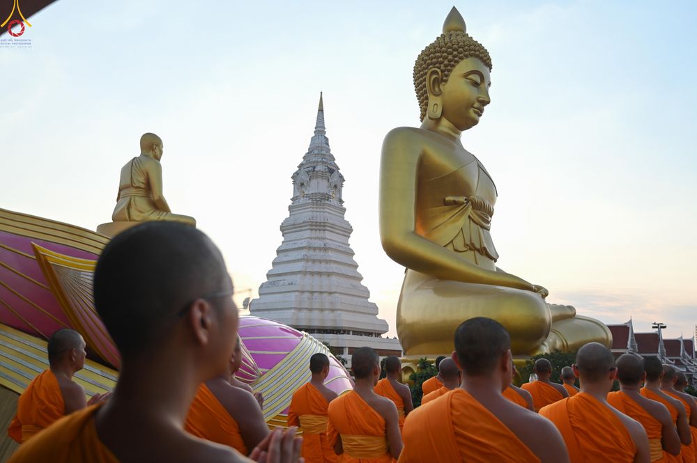 ภาพ No.302805:วันที่ 24 มกราคม พ.ศ. 2569 พิธีจุดประทีปธรรมถวายเป็นพุทธบูชา  และบูชาธรรมมหาปูชนียาจารย์  ณ อาคารธรรมยาตรา กตัญญูบูชามหาปูชนียาจารย์  ตรงข้ามวัดปากน้ำภาษีเจริญ จ.กรุงเทพมหานคร ในโครงการธรรมยาตรา กตัญญูบูชา มหาปูชนียาจารย์ พระมงคลเทพมุนี(สด จนฺทสโร) พระผู