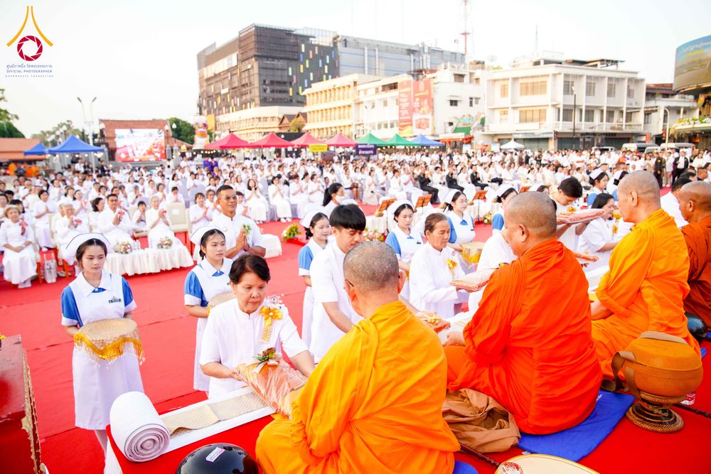 ภาพ No.312743:วันอาทิตย์ที่ 8 มีนาคม พ.ศ.2569 ทำบุญเมืองนครราชสีมา 558 ปี ตักบาตรพระ 10,000 รูป (ภาพชุดที่ 2)