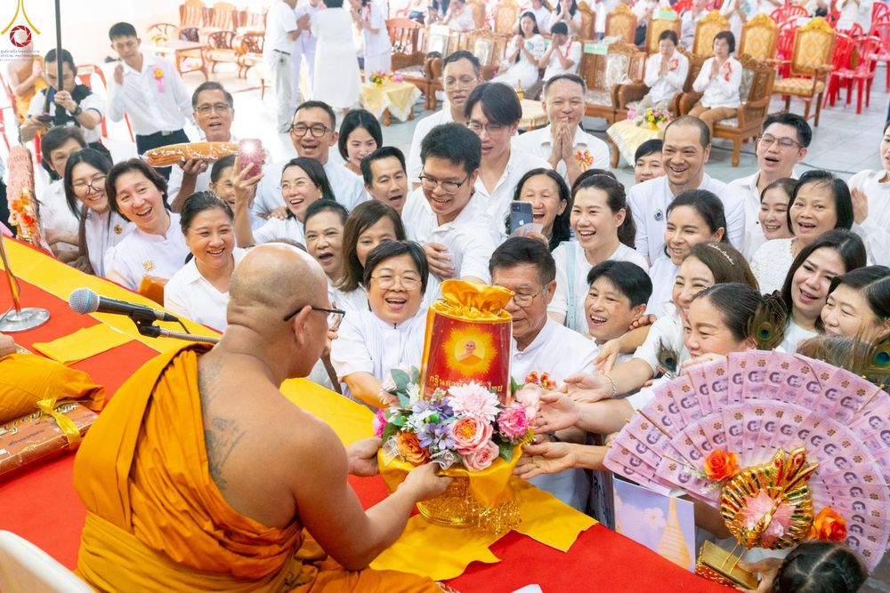 ภาพ No.286084:วันที่ 11 ตุลาคม พ.ศ. 2568 พิธีทอดกฐินสามัคคีทั่วไทย 30,000 วัด โดยคณะศิษยานุศิษย์ บูชาธรรม 81 ปี หลวงพ่อธัมมชโย ณ วัดโบสถ์บน ต.บางคูเวียง อ.บางกรวย จ.นนทบุรี