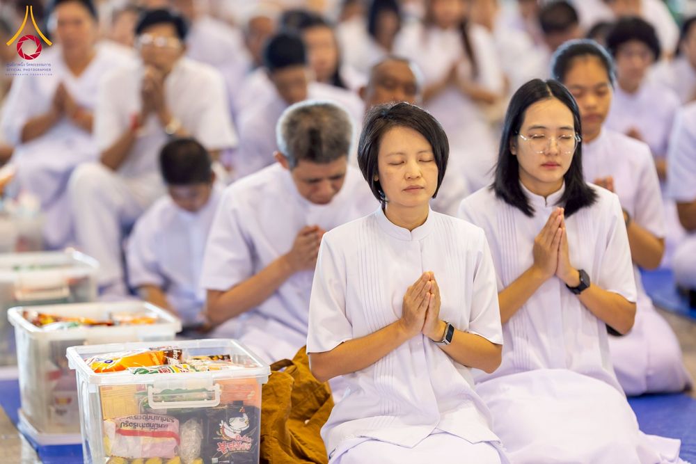 ภาพ No.256795:วันที่ 5 ตุลาคม พ.ศ. 2568 พิธีตักบาตร ข้าวสารอาหารแห้ง ณ บ้านแก้วเรือนทองคุณยายฯ สภาธรรมกายสากล วัดพระธรรมกาย