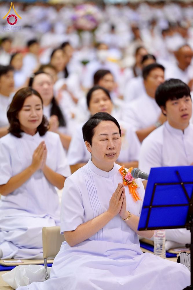 ภาพ No.215326:วันอาทิตย์ต้นเดือนที่ 6 เมษายน พ.ศ. 2568 พิธีบูชาข้าวพระ สภาธรรมกายสากล วัดพระธรรมกาย