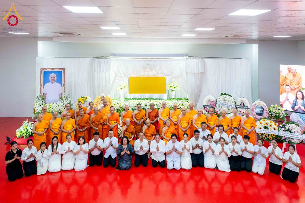 ภาพ No.314585:วันศุกร์ที่ 20 มีนาคม พ.ศ. 2569 พิธีบำเพ็ญกุศล คุณพ่อณรงค์ จินตมากุล โยมบิดา พระครูปลัดรัตนวีรวัฒน์ (รังสฤษดิ์ อิทฺธิจินตโก) ที่ปรึกษาเจ้าคณะจังหวัดปทุมธานี เจ้าอาวาสวัดพระธรรมกาย  ณ ห้องปลูกศรัทธา 2 วัดพระธรรมกาย ปทุมธานี