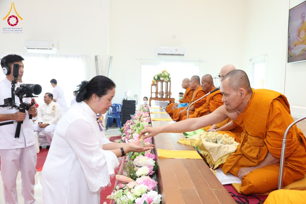 ภาพ No.290349:วันอังคารที่ 6 มกราคม พ.ศ. 2569 พิธีเจริญพุทธมนต์ ปฏิบัติธรรม มอบทุนการศึกษา ถวายสังฆทาน 142 วัด ณ ศูนย์ปฏิบัติธรรมพระมงคลเทพมุนี อ.สองพี่น้อง จ.สุพรรณบุรี