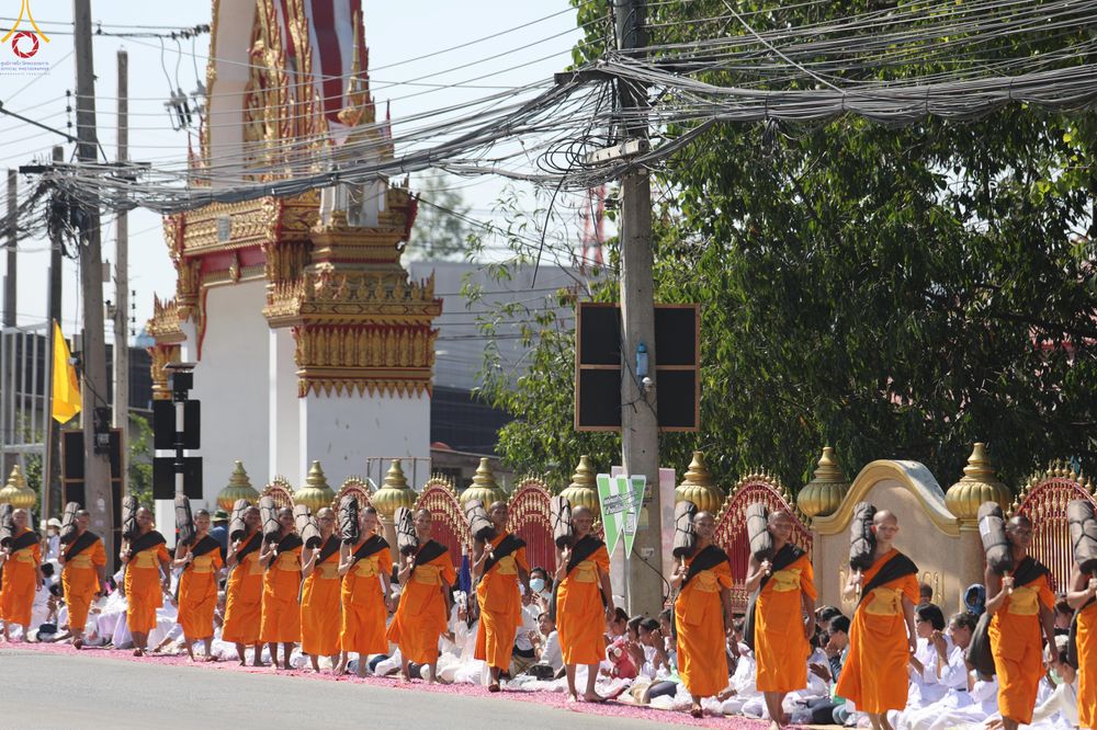 ภาพ No.304282:วันที่ 25 มกราคม พ.ศ. 2569 พิธีต้อนรับพระธรรมยาตรา  รร.สามัคคีราษฏร์บำรุง-วัดพระธรรมกาย ในโครงการธรรมยาตรา กตัญญูบูชา มหาปูชนียาจารย์ พระมงคลเทพมุนี(สด จนฺทสโร) พระผู้ปราบมาร อนุสรณ์สถาน 7 แห่ง ปีที่ 14
