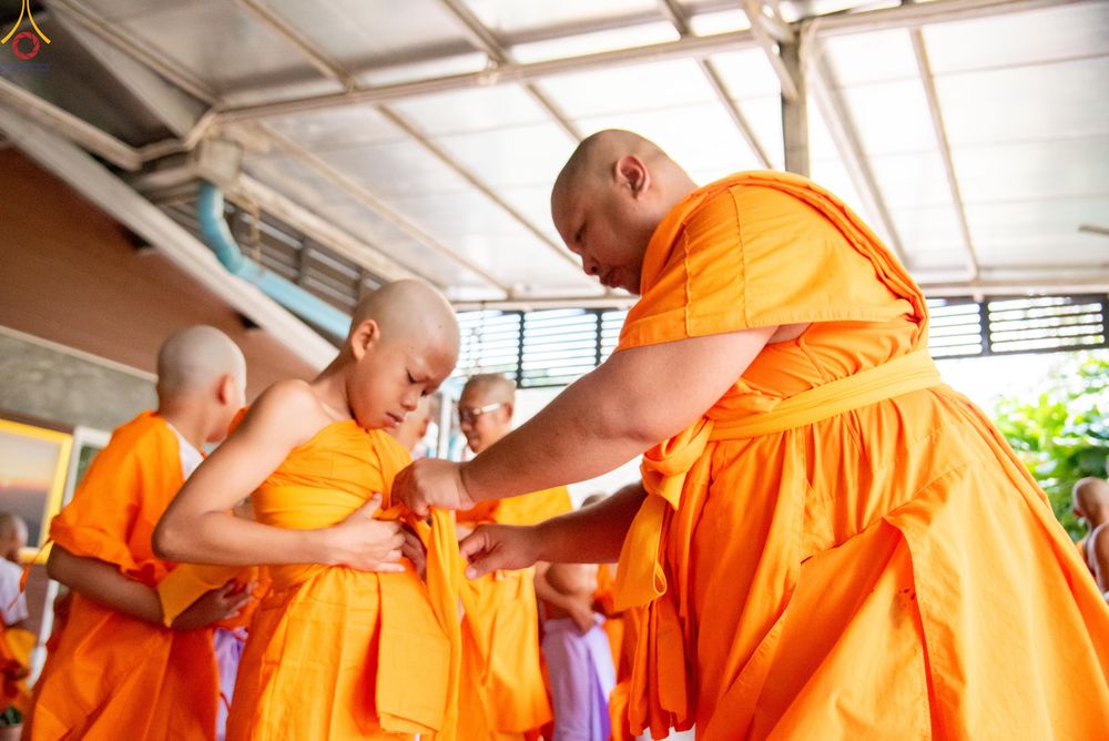 ภาพ No.320189:วันเสาร์ที่ 4 เมษายน 2569 พิธีตัดปอยผม ขอขมาผู้ปกครอง  มอบบาตร-ผ้าไตร และพิธีบรรพชาสามเณร 87 รูป  ณ ศูนย์ปฏิบัติธรรมระยอง(บ้านช่องลม)  ต.บางบุตร อ.บ้านค่าย จ.ระยอง