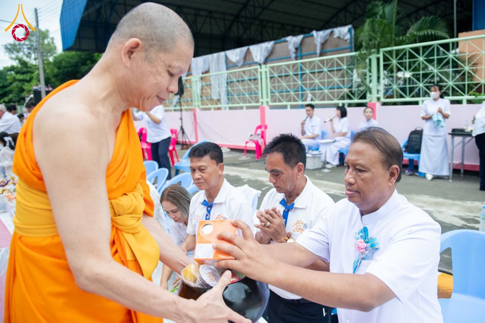 ภาพ No.350029:วันที่ 17 กันยายน พ.ศ. 2569 พิธีตักบาตรเข้าพรรษา 109 รูป ถวายเป็นพระราชกุศลสมเด็จพระบรมราชชนนีพันปีหลวง  ณ โรงเรียนสังข์อ่ำวิทยา อำเภอคลองหลวง จังหวัดปทุมธานี