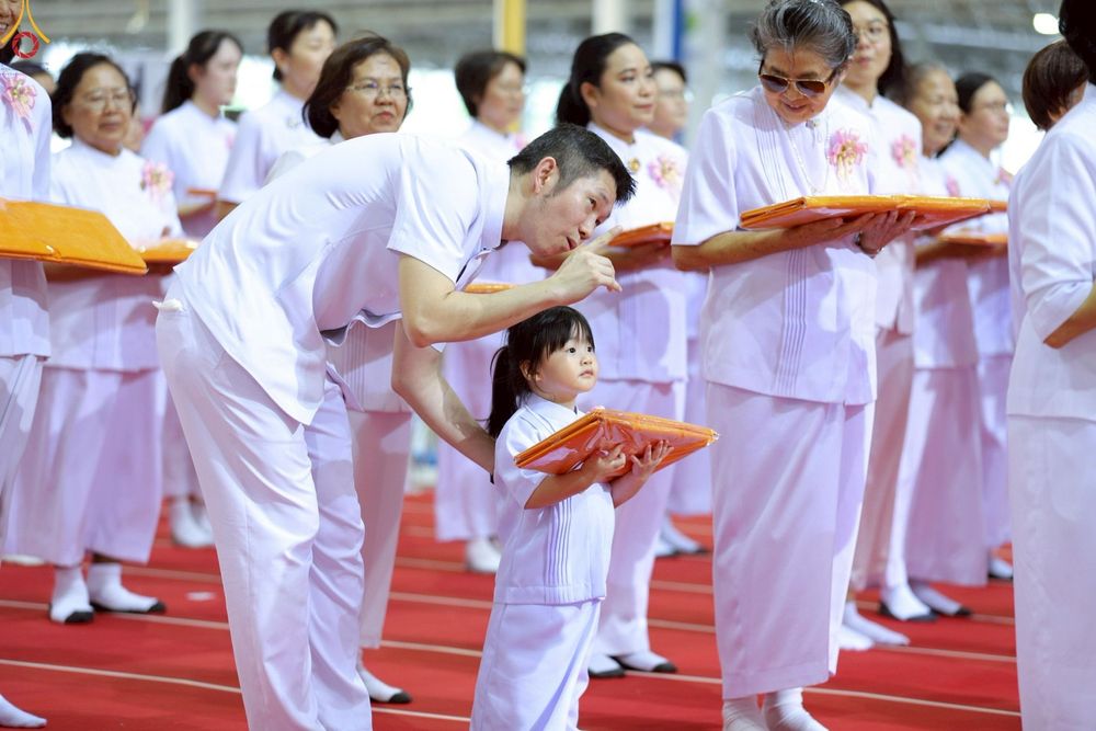 ภาพ No.244007:วันอาทิตย์ที่ 7 กันยายน พ.ศ. 2568 พิธีทอดผ้าป่าสมทบกฐินวัดพระธรรมกาย และสมทบกฐิน 30,000 วัดทั่วไทย ครั้งที่ 2 ณ ห้องแก้วสารพัดนึก 1 วัดพระธรรมกาย