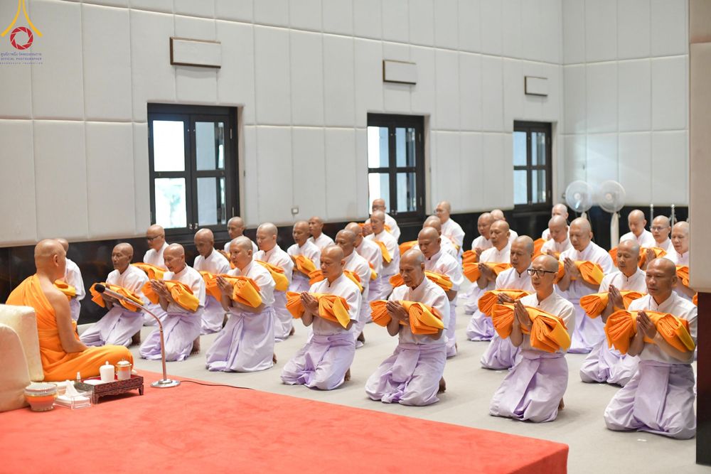 ภาพ No.199750:โครงการอุปสมบทหมู่บูชาธรรม 116 ปี คุณยายอาจารย์มหารัตนอุบาสิกาจันทร์ ขนนกยูง โครงการอุปสมบทหมู่ธรรมทายาท ระดับอุดมศึกษา รุ่นที่ 51 ภาคฤดูหนาว  ณ โบสถ์พระไตรปิฏก วัดพระธรรมกาย จ.ปทุมธานี  วันที่ 11 มกราคม พ.ศ. 2568 โดยมีพระครูปลัดรัตนวีรวัฒน์ เจ้าอาวาสวัด