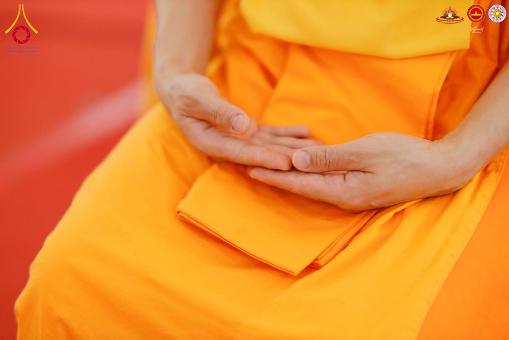 ภาพ No.283568:วันอาทิตย์ที่ 21 ธันวาคม  2568 พิธีบิณฑบาตฉลองสามเณรใหม่ ประเทศอินโดนีเซีย