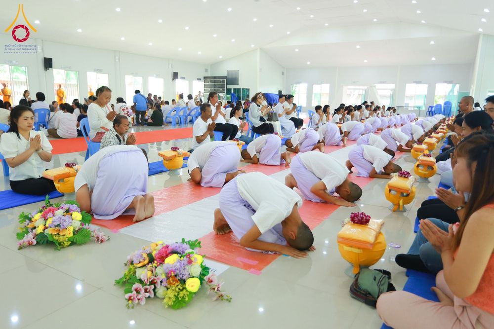 ภาพ No.319641:วันเสาร์ที่ 4 เมษายน พ.ศ.2569 พิธีขอขมา มอบผ้าไตร บรรพชาสามเณร ศูนย์อบรมเยาวชนนครปฐม