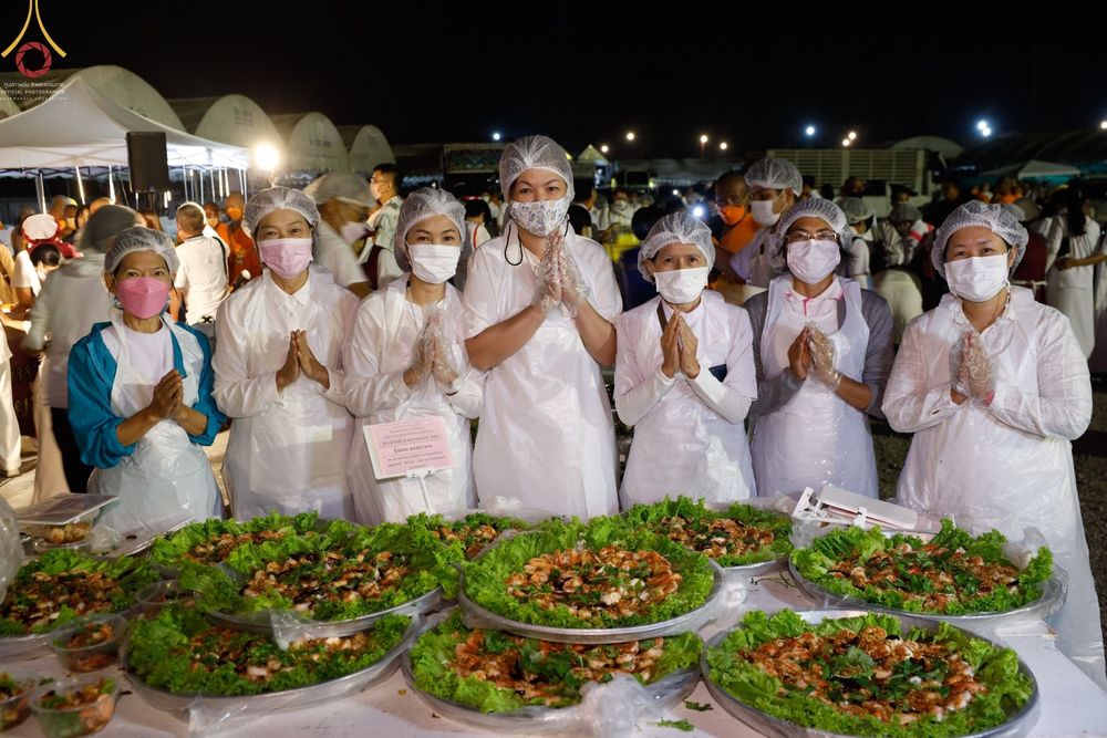 ภาพ No.73743:พิธีถวายภัตตาหารเป็นสังฆทาน แด่คณะพระธรรมยาตราฯ ในโครงการธรรมยาตรากตัญญูบูชา มหาปูชนียาจารย์ พระมงคลเทพมุนี(สด จนฺทสโร) พระผู้ปราบมาร อนุสรณ์สถาน 7 แห่ง ปีที่ 11 วันที่ 22 มกราคม พ.ศ. 2566