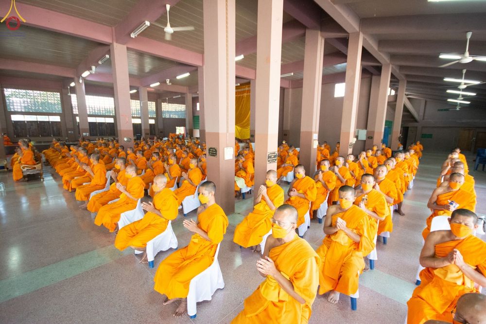 ภาพ No.69203:พระธรรมยาตรา ปฏิบัติศาสนกิจ ทำนุบำรุงศาสนสถาน, สวดธรรมจักร, ปฏิบัติธรรม ร่วมกับชุมชน,นักเรียนเด็กดีวีสตาร์ และร่วมพิธีทอดผ้าป่าบำรุงศาสนสถาน ในโครงการธรรมยาตรากตัญญูบูชา มหาปูชนียาจารย์ พระมงคลเทพมุนี(สด จนฺทสโร) พระผู้ปราบมาร อนุสรณ์สถาน 7 แห่ง ปีที่ 11