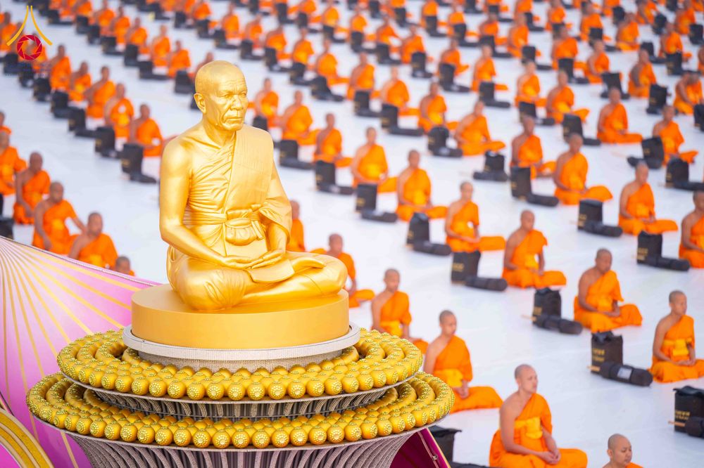 ภาพ No.299752:วันที่ 19 มกราคม พ.ศ.2569 พระธรรมยาตราปฏิบัติธรรมและถ่ายภาพหมู่ประวัติศาสตร์ ณ อนุสรณ์สถานลำดับที่ 5 สถานที่เผยแผ่วิชชาธรรมกายครั้งแรก  อนุสรณ์สถานบางปลาวัดบางปลา อ.บางเลน จ.นครปฐม ในโครงการธรรมยาตรา กตัญญูบูชา มหาปูชนียาจารย์ พระมงคลเทพมุนี(สด จนฺทสโร) 