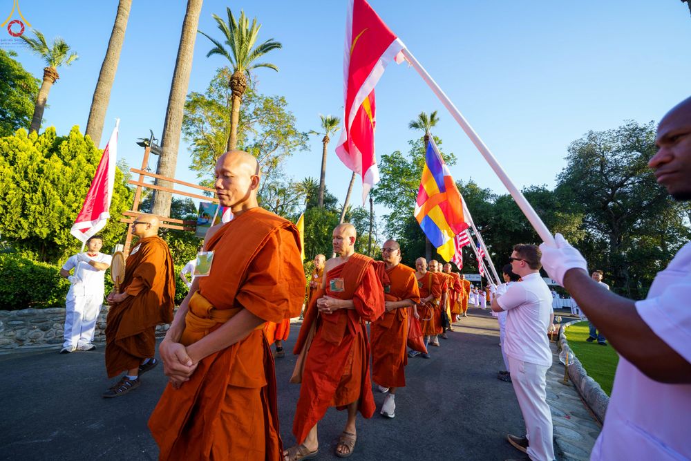 ภาพ No.332685:วันอาทิตย์ที่ 31 พฤษภาคม พ.ศ. 2569 วันวิสาขบูชา ณ วัดพระธรรมกายแคลิฟอร์เนีย  ประเทศสหรัฐอเมริกา
