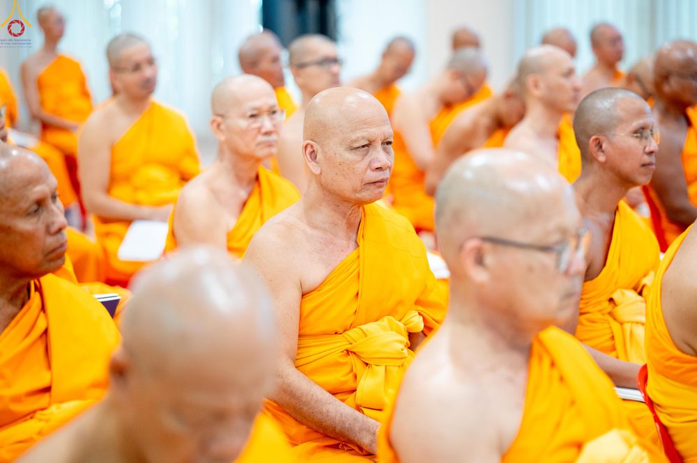 ภาพ No.335970:วันที่ 15 มิถุนายน พ.ศ.2569 หลวงพ่อทัตตชีโวเมตตาให้โอวาทแก่เจ้าอาวาสวัดศูนย์สาขาภายในประเทศ ณ วัดพระธรรมกาย