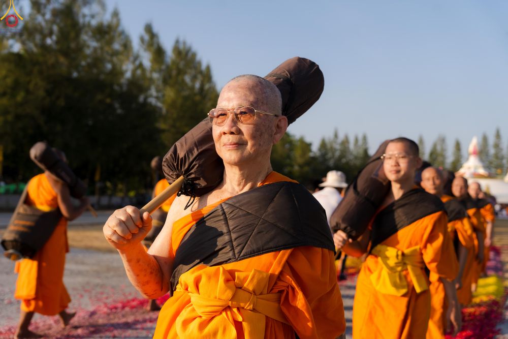 ภาพ No.290563:วันที่ 7 มกราคม พ.ศ. 2569 พิธีต้อนรับพระธรรมยาตรา ณ อนุสรณ์สถานลำดับที่ 2  สถานที่ตั้งมโนปณิธานบวชตลอดชีวิต อนุสรณ์สถานคลองบางนางแท่น (ภาพชุดที่ 2) อ.สามพราน จ.นครปฐม ในโครงการธรรมยาตรา กตัญญูบูชา มหาปูชนียาจารย์ พระมงคลเทพมุนี(สด จนฺทสโร) พระผู้ปราบมาร 