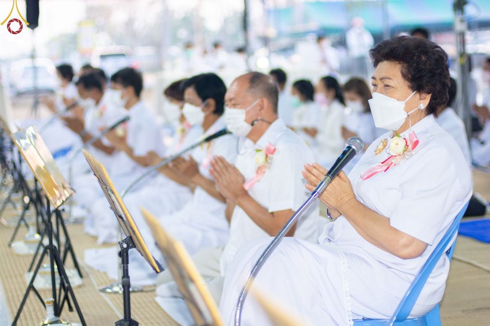 ภาพ No.73973:พิธีถวายภัตตาหารเป็นสังฆทาน แด่คณะพระธรรมยาตราฯ ในโครงการธรรมยาตรากตัญญูบูชา มหาปูชนียาจารย์ พระมงคลเทพมุนี(สด จนฺทสโร) พระผู้ปราบมาร อนุสรณ์สถาน 7 แห่ง ปีที่ 11 วันที่ 24 มกราคม พ.ศ. 2566