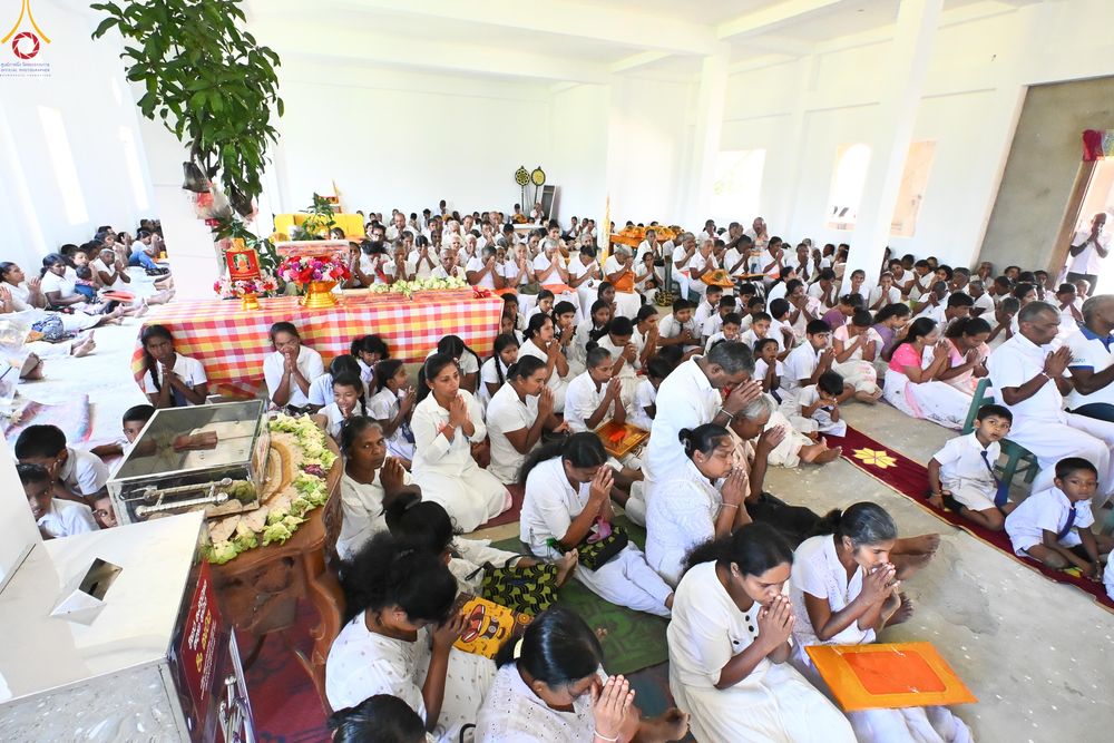 ภาพ No.284317:วันที่ 28 ตุลาคม พ.ศ.2568 กฐินสมทบต่างประเทศ โดยคณะศิษยานุศิษย์ บูชาธรรม 81 ปี หลวงพ่อธัมมชโย ณ วัดศรีสุคตาราม บาลังโกด้า ศรีลังกา