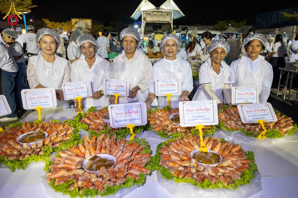 ภาพ No.295454:วันที่ 16 มกราคม พ.ศ. 2569 พิธีถวายภัตตาหารเป็นสังฆทาน แด่พระธรรมยาตรา ณ วัดโบสถ์บน ต.บางคูเวียง จ.นนทบุรี อนุสรณ์สถานลำดับที่ 4 สถานที่เกิดด้วยกายธรรม ในโครงการธรรมยาตรา กตัญญูบูชา มหาปูชนียาจารย์ พระมงคลเทพมุนี(สด จนฺทสโร) พระผู้ปราบมาร อนุสรณ์สถาน 7 แ