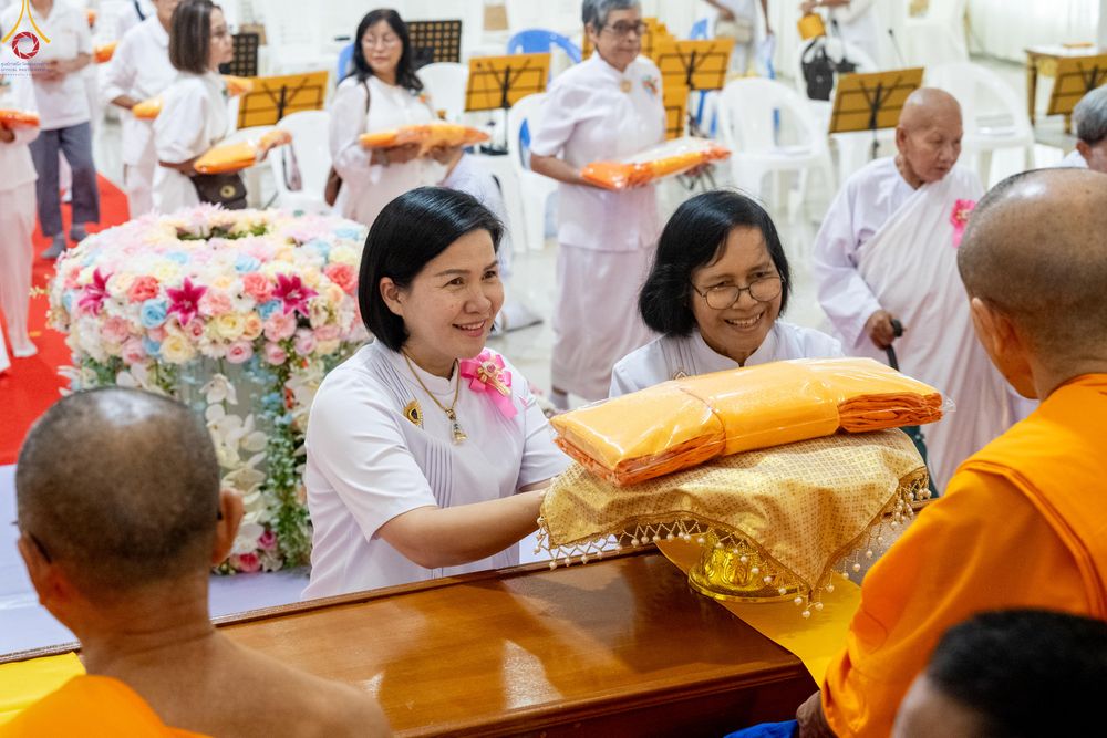 ภาพ No.336127:วันที่ 20 มิถุนายน พ.ศ.2569 พิธีทอดผ้าป่า ส่งเสริมงานพระพุทธศาสนา , พิธีเจริญพระพุทธมนต์เนื่องในวาระครบรอบ 14 ปี ธรรมอุทยานบ้านแป้ง อ.พรหมบุรี จ.สิงห์บุรี