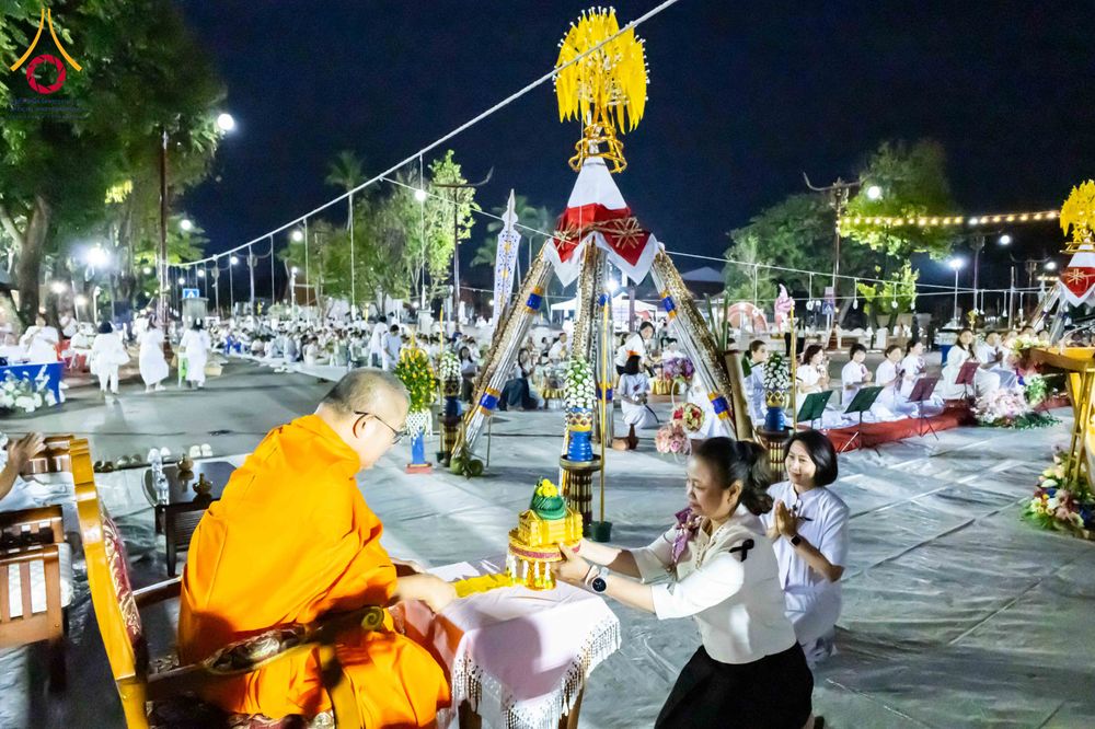 ภาพ No.310764:วันอาทิตย์ที่ 22 กุมภาพันธ์ พ.ศ. 2569 พิธีตักบาตรเเด่คณะพระภิกษุสงฆ์ 1,111 รูป จังหวัดน่าน หนึ่งในโครงการตักบาตรพระ 2,000,000 รูป 77 จังหวัดทั่วไทย ในวาระอันเป็นมงคลยิ่ง ครบรอบ 744 ปี นครน่าน สืบสานศรัทธา ทำบุญใหญ่ของเมืองน่าน ณ ข่วงเมือง วัดภูมินทร์ อำเ