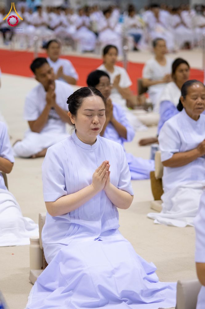 ภาพ No.321586:วันอาทิตย์ที่ 12 เมษายน พ.ศ.2569 กิจกรรมงานบุญวันอาทิตย์ สาธุชนปฏิบัติธรรมร่วมกัน ณ ห้องแก้วสารพัด 1 วัดพระธรรมกาย ปทุมธานี