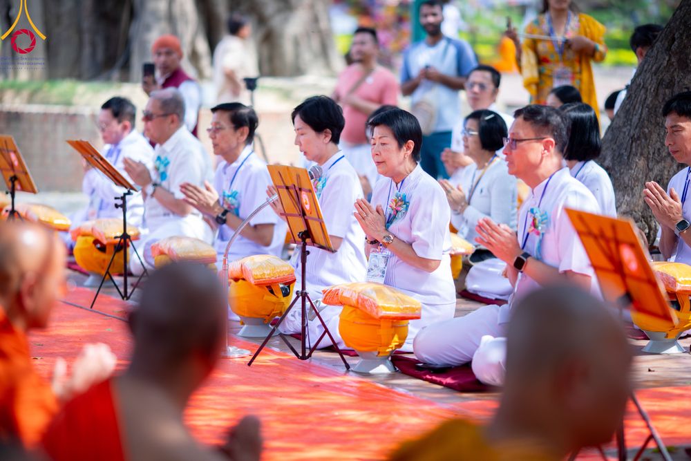 ภาพ No.314184:วันจันทร์ที่ 16 มีนาคม พ.ศ. 2569 พิธีถวายบาตรอัฐบริขาร และพิธีขอนิสัยแก่สามเณรธรรมทายาท 500 รูป ณ วิหารมายาเทวี ประเทศเนปาล