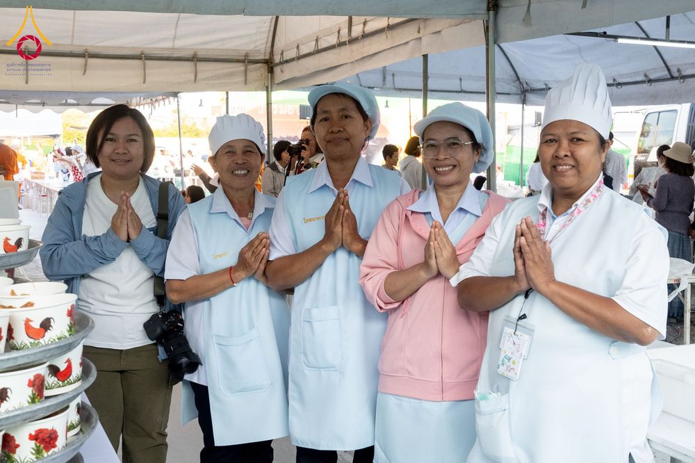 ภาพ No.289963:วันที่ 8 มกราคม พ.ศ. 2569 พิธีถวายภัตตาหารเป็นสังฆทาน แด่พระธรรมยาตรา ณ อนุสรณ์สถานคลองบางนางแท่น อ.สามพราน จ.นครปฐม ในโครงการธรรมยาตรา กตัญญูบูชา มหาปูชนียาจารย์ พระมงคลเทพมุนี(สด จนฺทสโร) พระผู้ปราบมาร อนุสรณ์สถาน 7 แห่ง ปีที่ 14