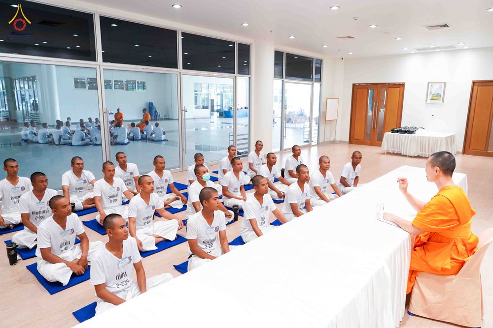 ภาพ No.341101:วันที่ 26 กรกฎาคม พ.ศ. 2569 โครงการพัฒนาคุณธรรม จริยธรรม สำหรับนักเรียนนายสิบตำรวจ (นสต.) รุ่นที่ 17 ศูนย์ฝึกอบรมตำรวจภูธรภาค 1 ได้จัดกิจกรรม ตักบาตรเพื่อน้อมอุทิศถวายเพื่อเป็นพระราชกุศลฯ  และปฏิบัติธรรม ติวธรรมมะ ณ ศูนย์ปฏิบัติธรรมเวิล์ดพีช วัลเล่ย์ (Wo