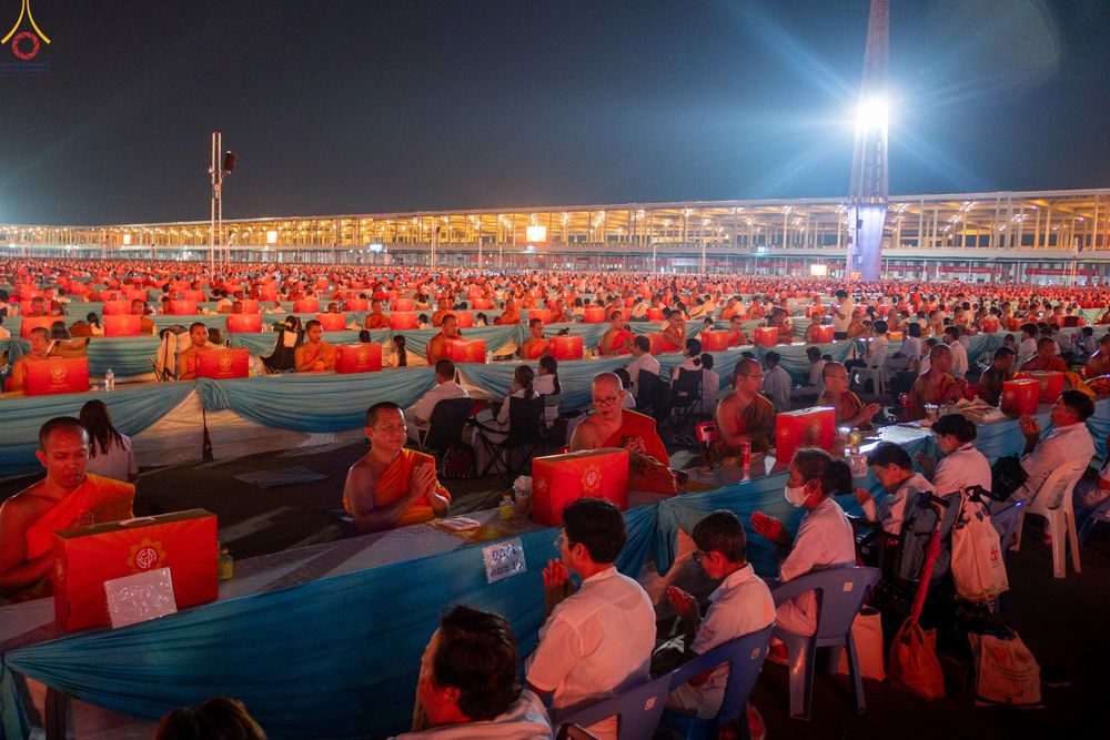 ภาพ No.324166:วันที่ 22 เมษายน พ.ศ.2569 (วันคุ้มครองโลก) พิธีถวายมหาสังฆทาน 40,000 กว่าวัดทั่วประเทศ ณ ลานธรรม พระมหาธรรมกายเจดีย์ วัดพระธรรมกาย