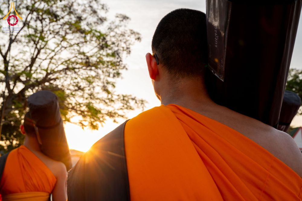 ภาพ No.294683:วันอาทิตย์ที่ 14 ธันวาคม พ.ศ.2568 พระธรรมยาตราปฏิบัติธรรมและถ่ายภาพหมู่ประวัติศาสตร์ ณ วัดสองพี่น้อง ต.ต้นตาล อ.สองพี่น้อง จ.สุพรรณบุรี ในโครงการธรรมยาตรา กตัญญูบูชา มหาปูชนียาจารย์ พระมงคลเทพมุนี(สด จนฺทสโร) พระผู้ปราบมาร อนุสรณ์สถาน 7 แห่ง ปีที่ 14