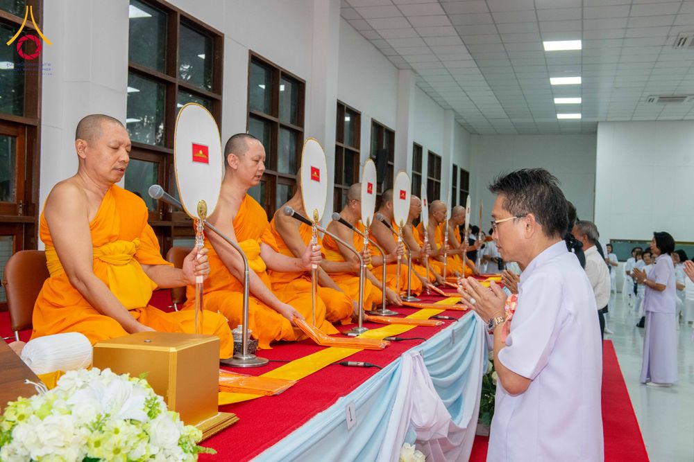 ภาพ No.314736:วันเสาร์ที่ 21 มีนาคม พ.ศ. 2569 พิธีบำเพ็ญกุศล คุณพ่อณรงค์ จินตมากุล  สิริอายุ 99 ปี 11 เดือน โยมบิดา พระครูปลัดรัตนวีรวัฒน์ (รังสฤษดิ์ อิทฺธิจินตโก) ที่ปรึกษาเจ้าคณะจังหวัดปทุมธานี เจ้าอาวาสวัดพระธรรมกาย  ณ ห้องปลูกศรัทธา 2 วัดพระธรรมกาย ปทุมธานี