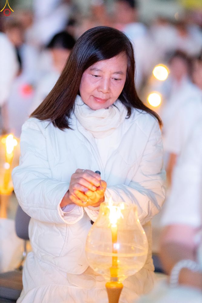 ภาพ No.292113:วันที่ 10 มกราคม พ.ศ. 2569 พิธีจุดประทีปถวายเป็นพุทธบูชา และบูชาธรรมมหาปูชนียาจารย์  ณ อนุสรณ์สถานคลองบางนางแท่น อ.สามพราน จ.นครปฐม ในโครงการธรรมยาตรา กตัญญูบูชา มหาปูชนียาจารย์ พระมงคลเทพมุนี(สด จนฺทสโร) พระผู้ปราบมาร อนุสรณ์สถาน 7 แห่ง ปีที่ 14