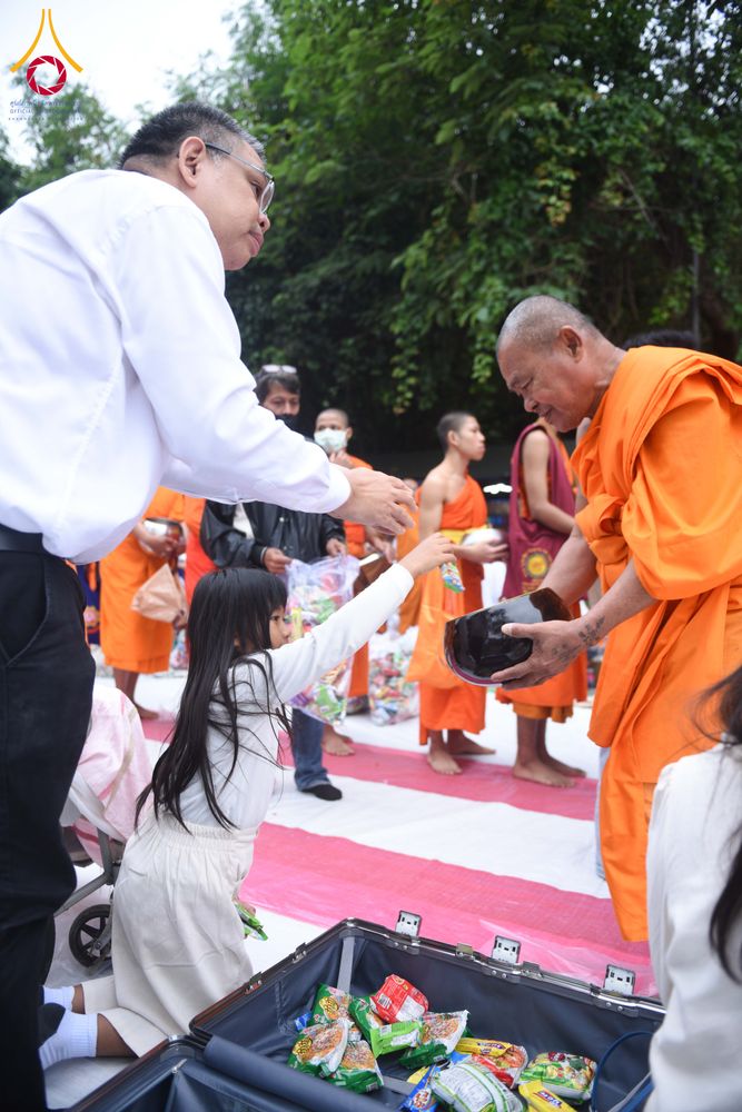 ภาพ No.285986:วันเสาร์ที่ 13 ธันวาคม พ.ศ.2568 พิธีตักบาตรพระภิกษุสามเณร 1,000 รูป ณ บริเวณหน้าอุทยานแห่งชาติเขาใหญ่ อำเภอปากช่อง จ.นครราชสีมา