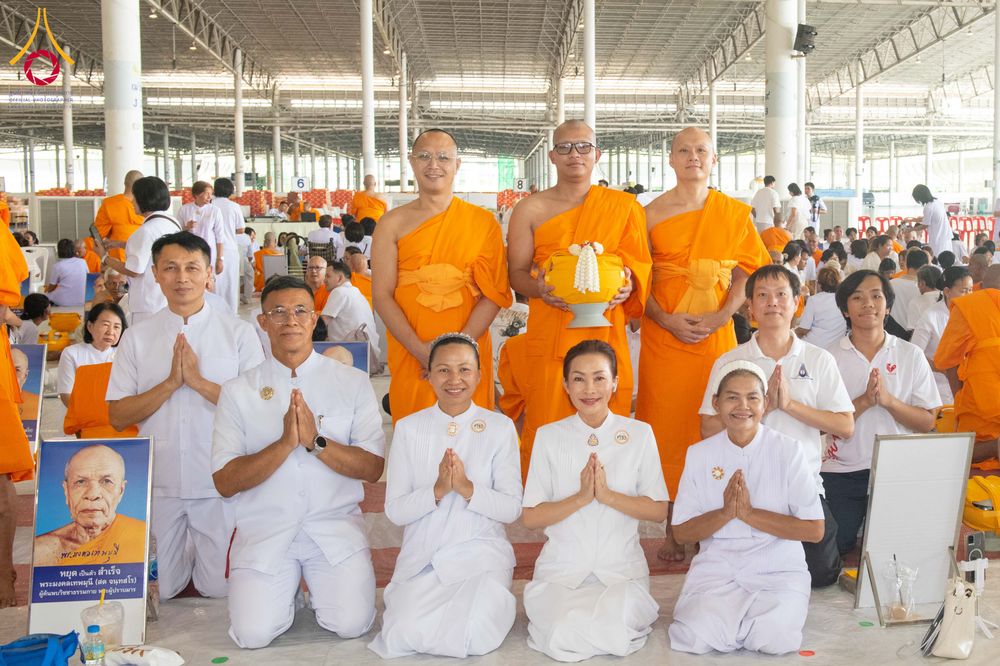 ภาพ No.321464:วันเสาร์ที่ 11 เมษายน พ.ศ.2569 พิธีขอบรรพชา พิธีขอสรณคมณ์และศีล, พิธีถวายบาตร พิธีอุปสมบท โครงการอุปสมบทหมู่ บูชาธรรมหลวงพ่อธัมมชโย พ.ศ.2569 โครงการอุปสมบทหมู่ธรรมทายาท ระดับอุดมศึกษา รุ่น 53 (ภาคฤดูร้อน) ณ วัดพระธรรมกาย ปทุมธานี