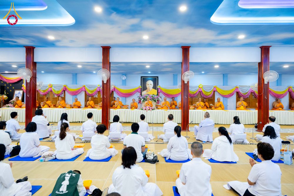 ภาพ No.294843:วันที่ 15 มกราคม พ.ศ. 2569 พิธีถวายภัตตาหารเป็นสังฆทาน แด่พระธรรมยาตรา ณ วัดโบสถ์บน ต.บางคูเวียง จ.นนทบุรี อนุสรณ์สถานลำดับที่ 4 สถานที่เกิดด้วยกายธรรม ในโครงการธรรมยาตรา กตัญญูบูชา มหาปูชนียาจารย์ พระมงคลเทพมุนี(สด จนฺทสโร) พระผู้ปราบมาร อนุสรณ์สถาน 7 แ