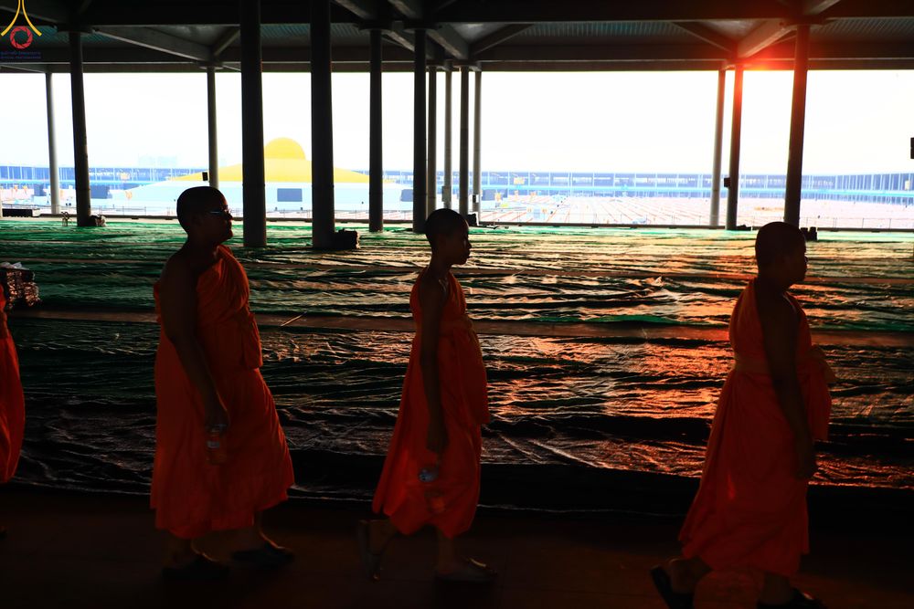 ภาพ No.323186:วันที่ 19 เมษายน พ.ศ.2569 การเรียงกล่องไทยธรรม , เตรียมงานจราจร เพื่องานถวายมหาสังฆทาน 40,000 กว่าวัดทั่วประเทศ วันคุ้มครองโลก 22 เมษายน พ.ศ.2569 วัดพระธรรมกาย
