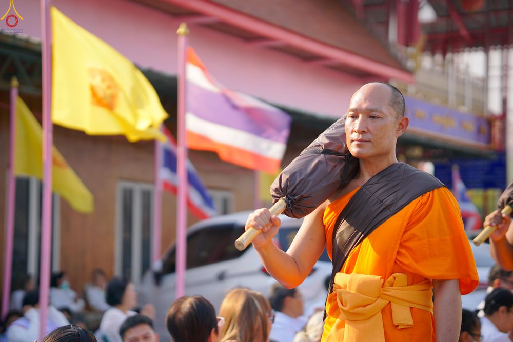 ภาพ No.295051:วันที่ 14 มกราคม พ.ศ. 2569 พิธีต้อนรับพระธรรมยาตรา อนุสรณ์สถานลำดับที่ 4  สถานที่เกิดด้วยกายธรรม ณ วัดโบสถ์บน ต.บางคูเวียง จ.นนทบุรี ในโครงการธรรมยาตรา กตัญญูบูชา มหาปูชนียาจารย์ พระมงคลเทพมุนี(สด จนฺทสโร) พระผู้ปราบมาร อนุสรณ์สถาน 7 แห่ง ปีที่ 14