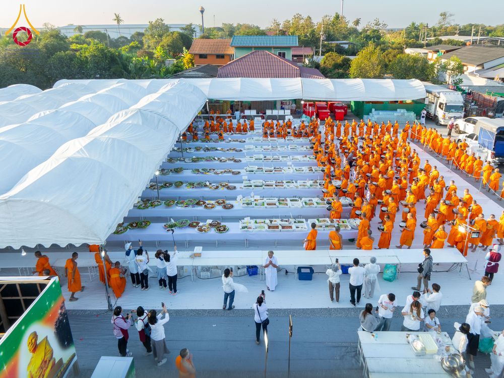 ภาพ No.289985:วันที่ 8 มกราคม พ.ศ. 2569 พิธีถวายภัตตาหารเป็นสังฆทาน แด่พระธรรมยาตรา ณ อนุสรณ์สถานคลองบางนางแท่น อ.สามพราน จ.นครปฐม ในโครงการธรรมยาตรา กตัญญูบูชา มหาปูชนียาจารย์ พระมงคลเทพมุนี(สด จนฺทสโร) พระผู้ปราบมาร อนุสรณ์สถาน 7 แห่ง ปีที่ 14