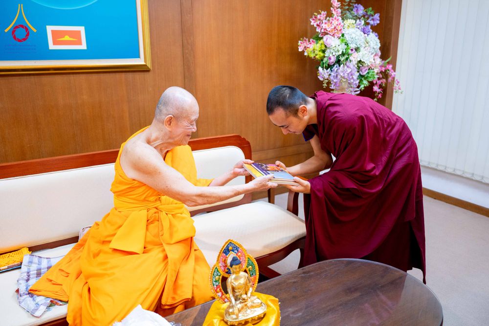 ภาพ No.317562:วันอังคารที่ 24 มีนาคม พ.ศ.2569  หลวงพ่อทัตตชีโว รองเจ้าอาวาส วัดพระธรรมกาย ต้อนรับปฏิสันถารคณะลามะจากทิเบต