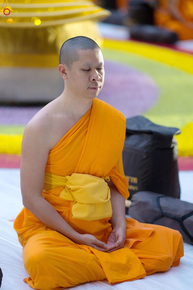 ภาพ No.288399:วันที่ 4 มกราคม พ.ศ. 2569 พระธรรมยาตราปฏิบัติธรรม และถ่ายภาพหมู่ประวัติศาสตร์ ในโครงการธรรมยาตรา กตัญญูบูชา มหาปูชนียาจารย์ พระมงคลเทพมุนี(สด จนฺทสโร) พระผู้ปราบมาร อนุสรณ์สถาน 7 แห่ง ปีที่ 14 ณ อนุสรณ์สถานมหาวิหารพระมงคลเทพมุนี (โลตัสแลนด์) อ.สองพี่น้อง